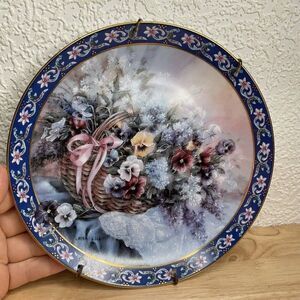 VTG 92's Lena Liu Pansies Second Issue in Basket Bouque Ceramic Decorative Plate